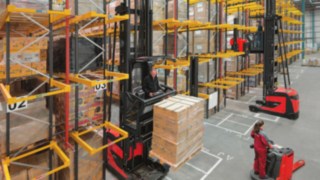 Carrelli per magazzini intensivi